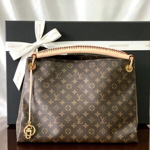 Louis Vuitton Artsy MM Monogram
